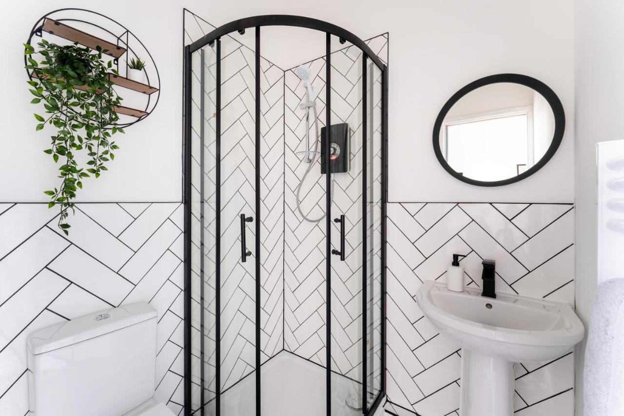 Near Beach, Torquay Heights Modern Apartments, Pet Friendly エクステリア 写真